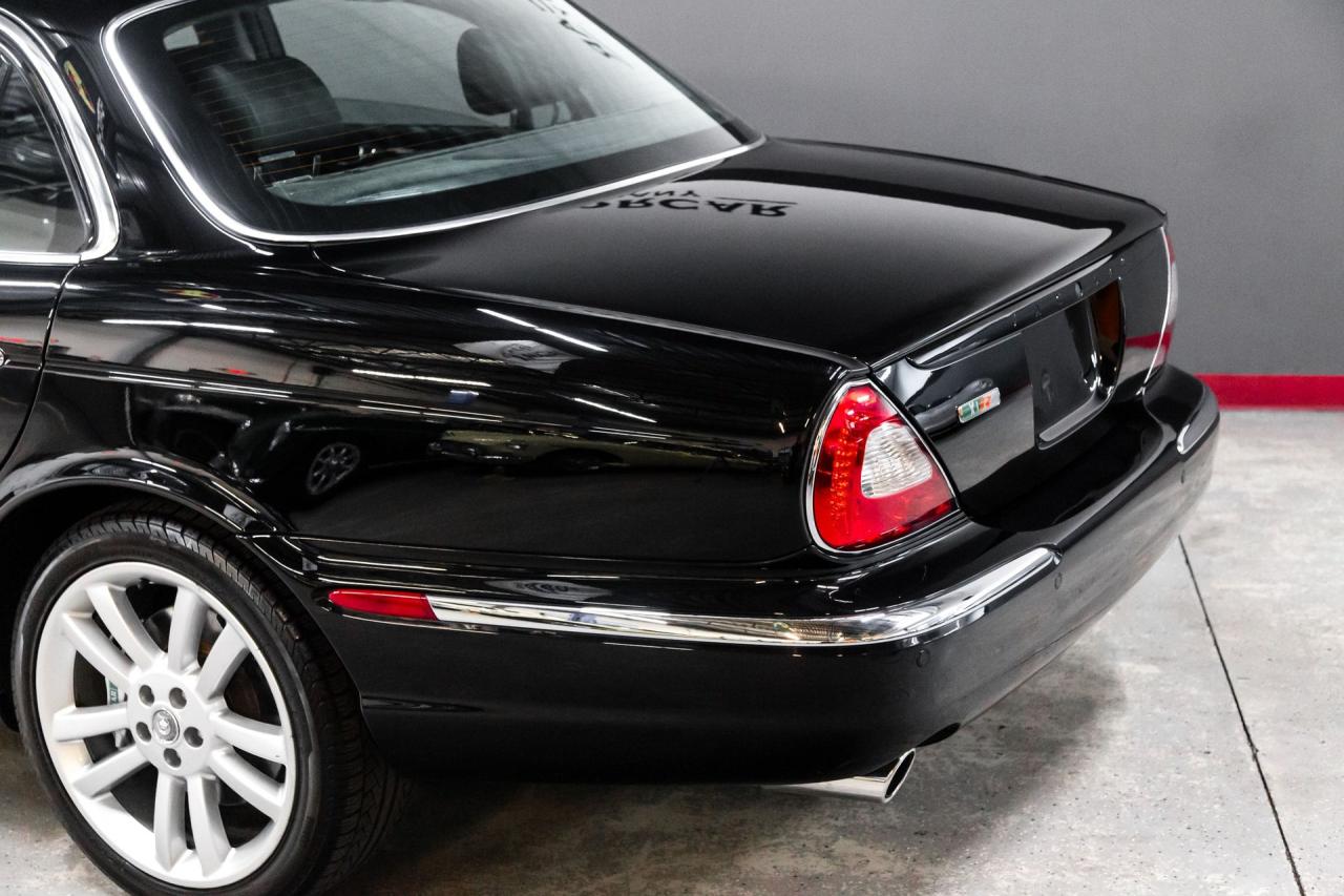 2004 Jaguar XJR SUPERCHARGED V8