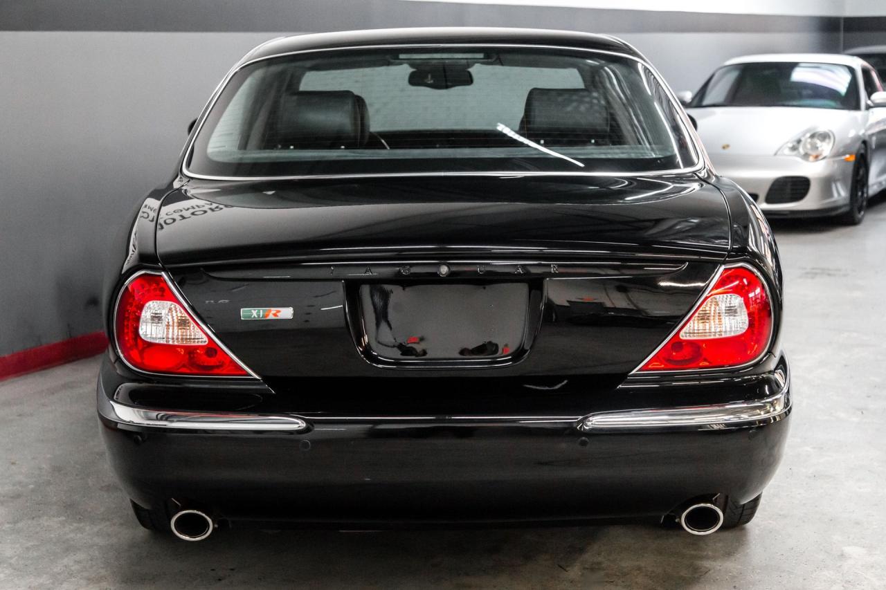 2004 Jaguar XJR SUPERCHARGED V8