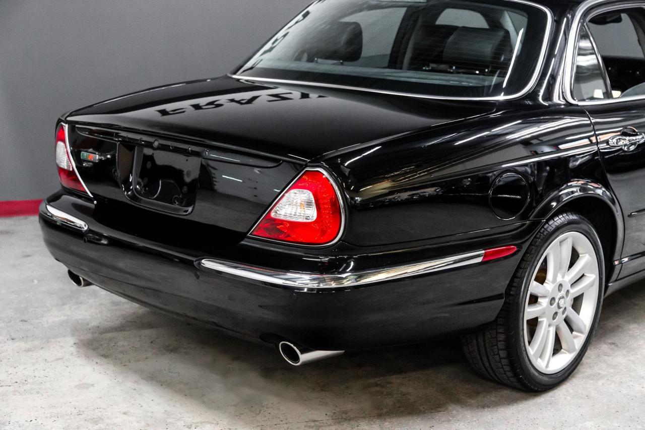 2004 Jaguar XJR SUPERCHARGED V8