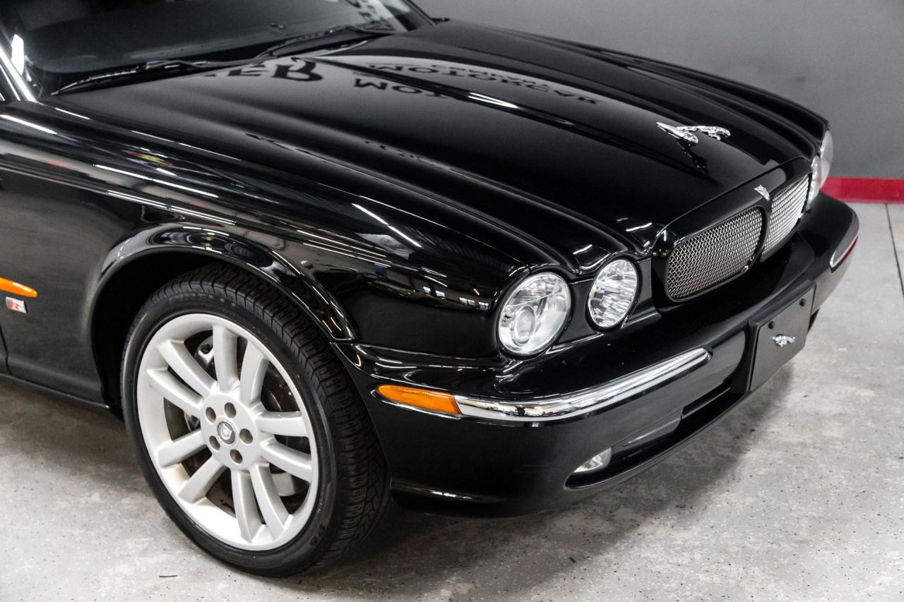 2004 Jaguar XJR SUPERCHARGED V8