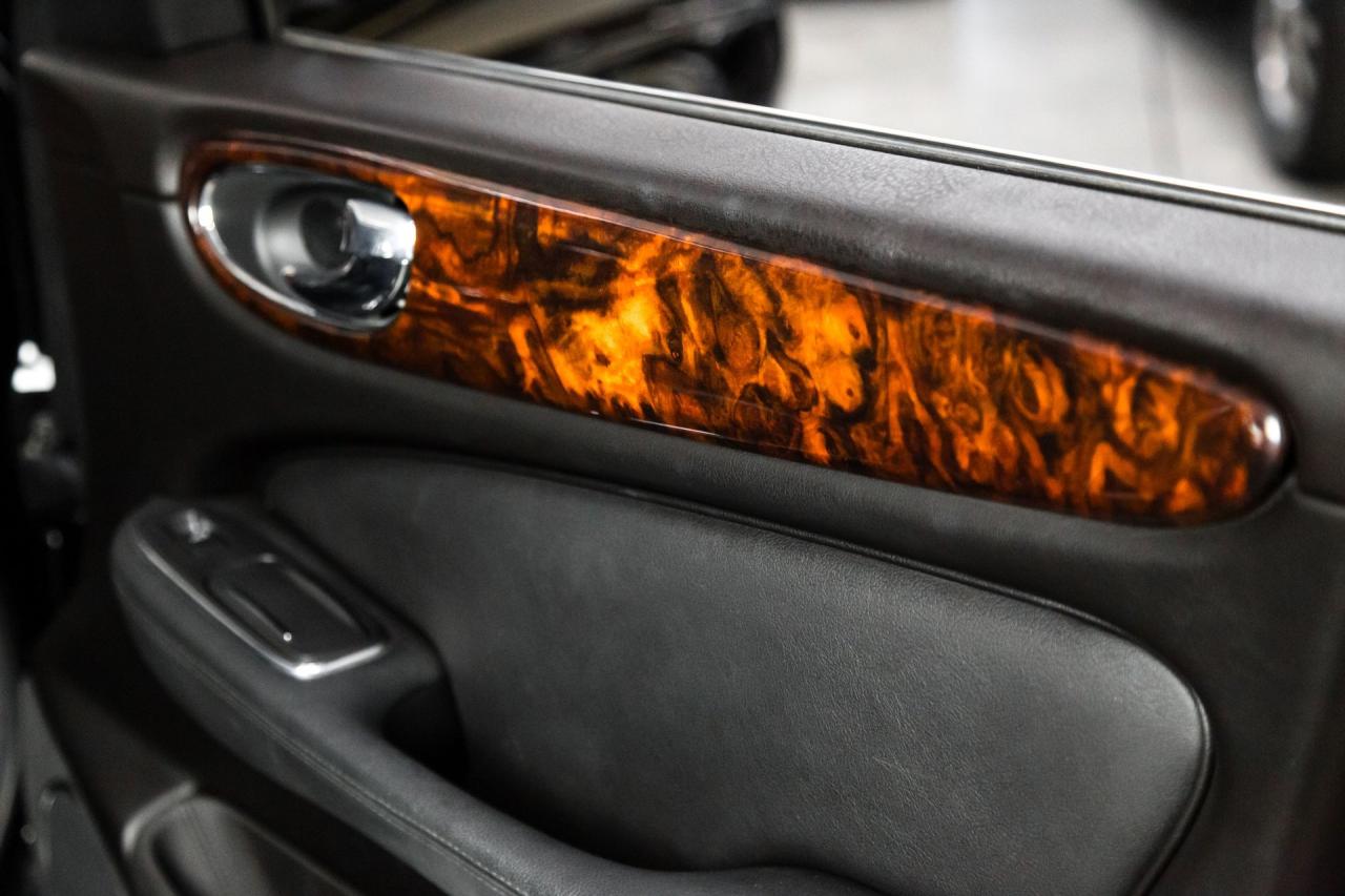 2004 Jaguar XJR SUPERCHARGED V8