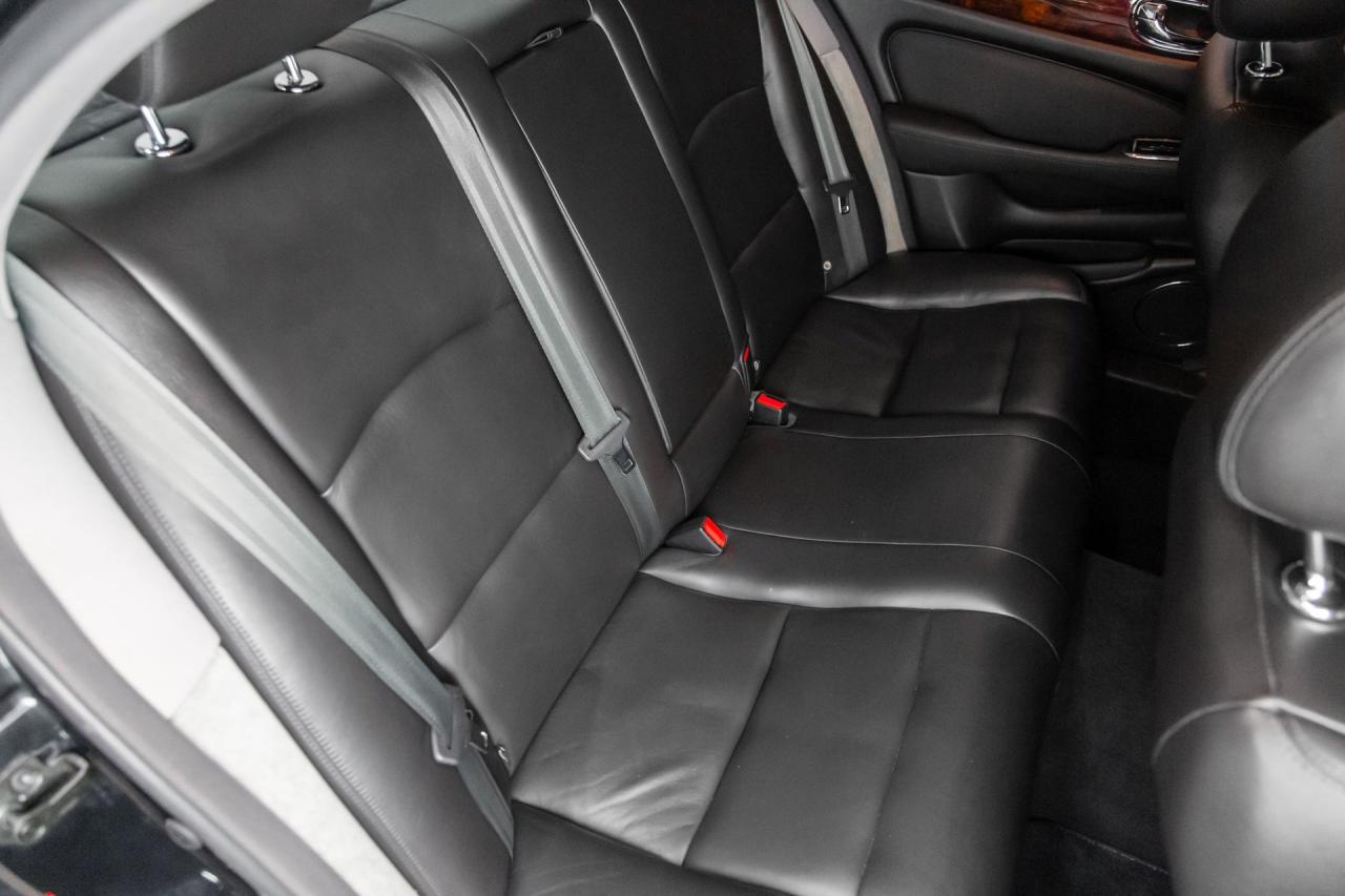 2004 Jaguar XJR SUPERCHARGED V8