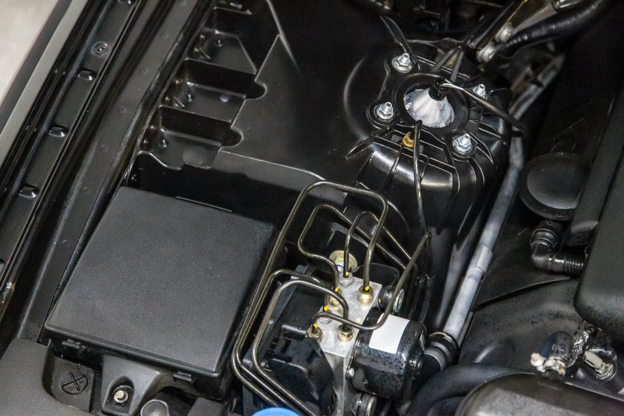 2004 Jaguar XJR SUPERCHARGED V8