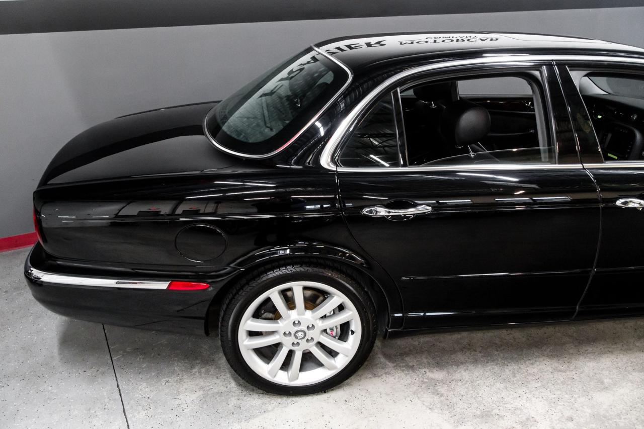 2004 Jaguar XJR SUPERCHARGED V8