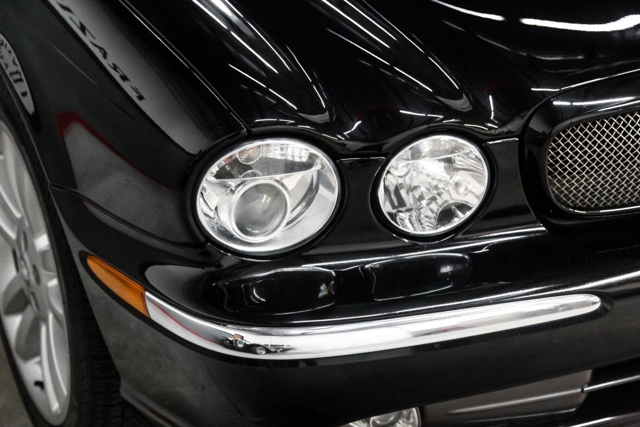 2004 Jaguar XJR SUPERCHARGED V8