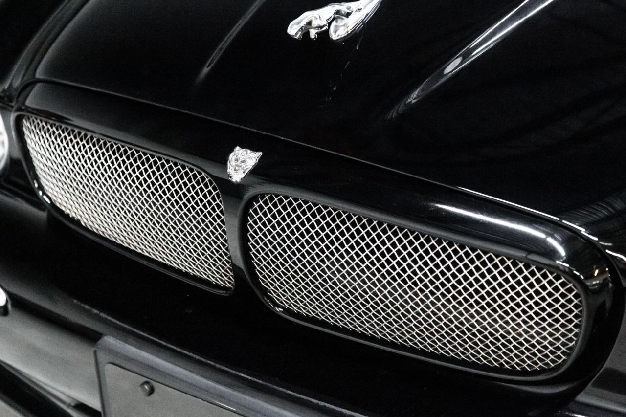 2004 Jaguar XJR SUPERCHARGED V8