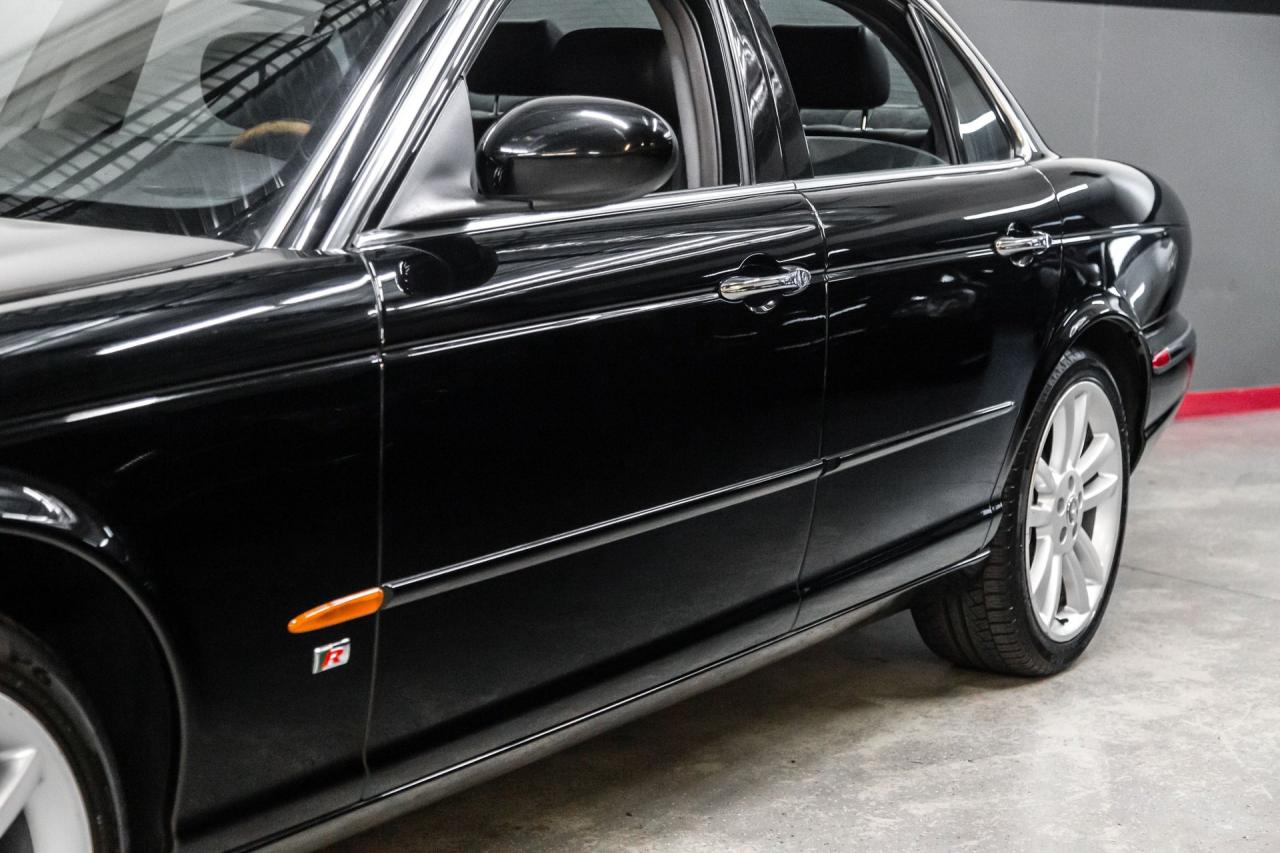 2004 Jaguar XJR SUPERCHARGED V8