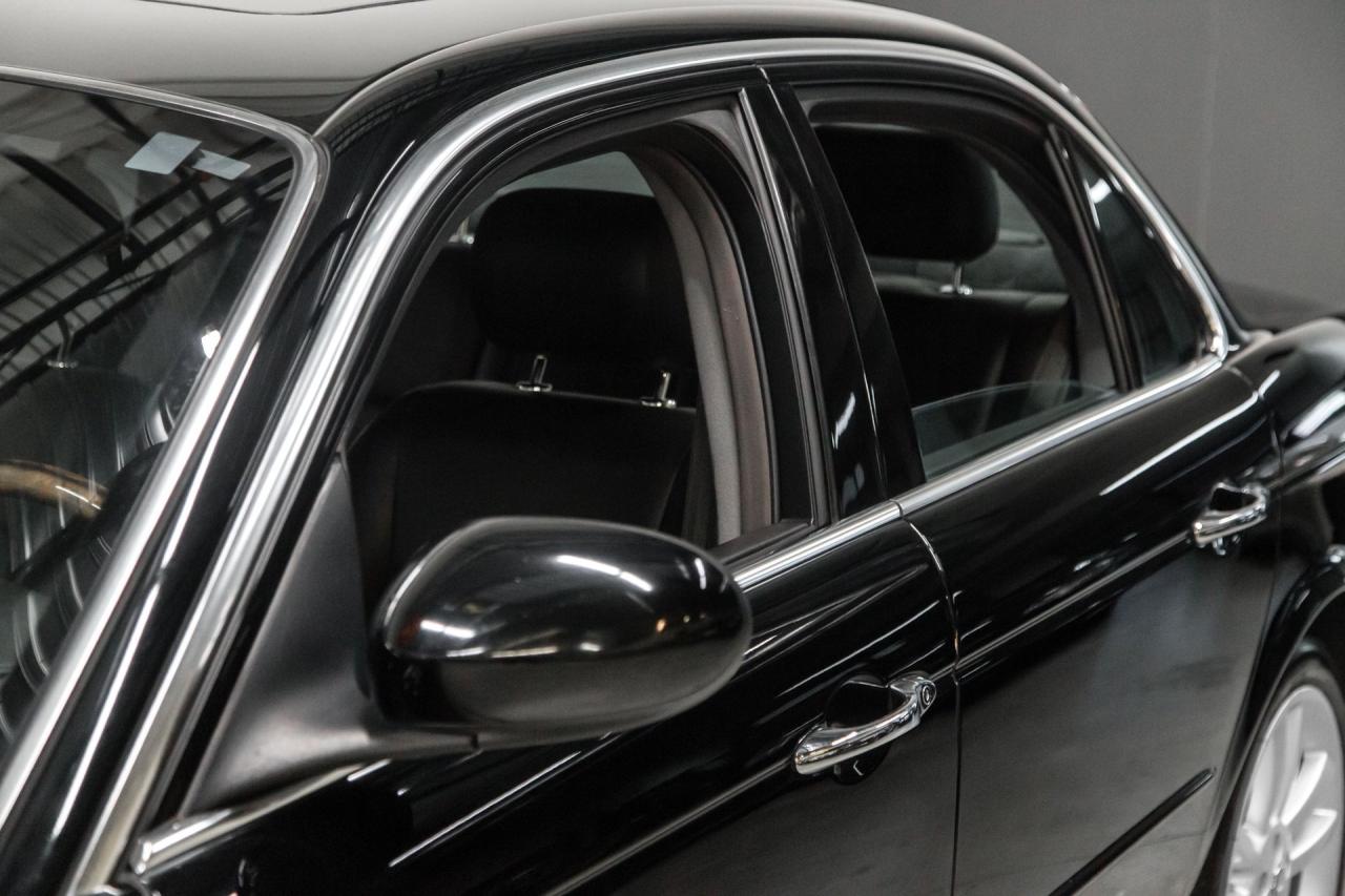 2004 Jaguar XJR SUPERCHARGED V8