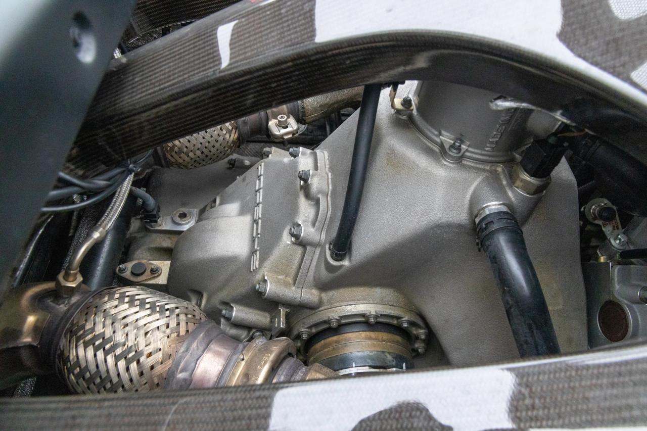 2005 Porsche Carrera GT &ldquo;The road-going race car&rdquo;