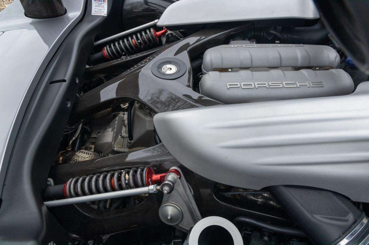 2005 Porsche Carrera GT &ldquo;The road-going race car&rdquo;