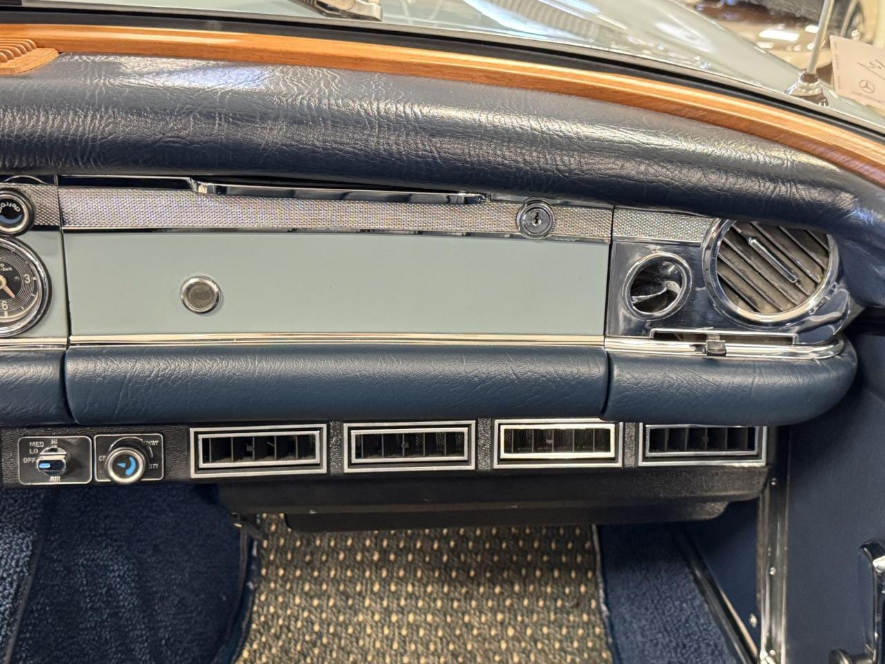 1971 Mercedes - Benz 280 SL Pagoda