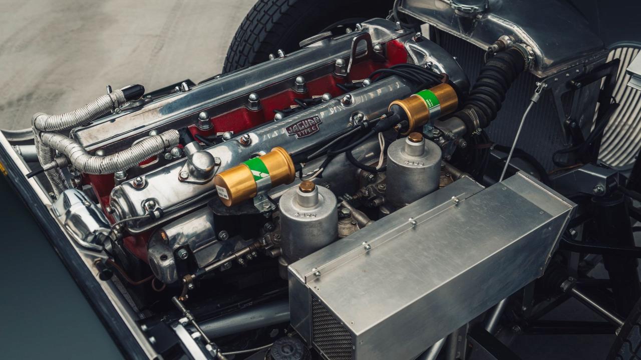 1952 Jaguar C-Type Recreation by Lynx