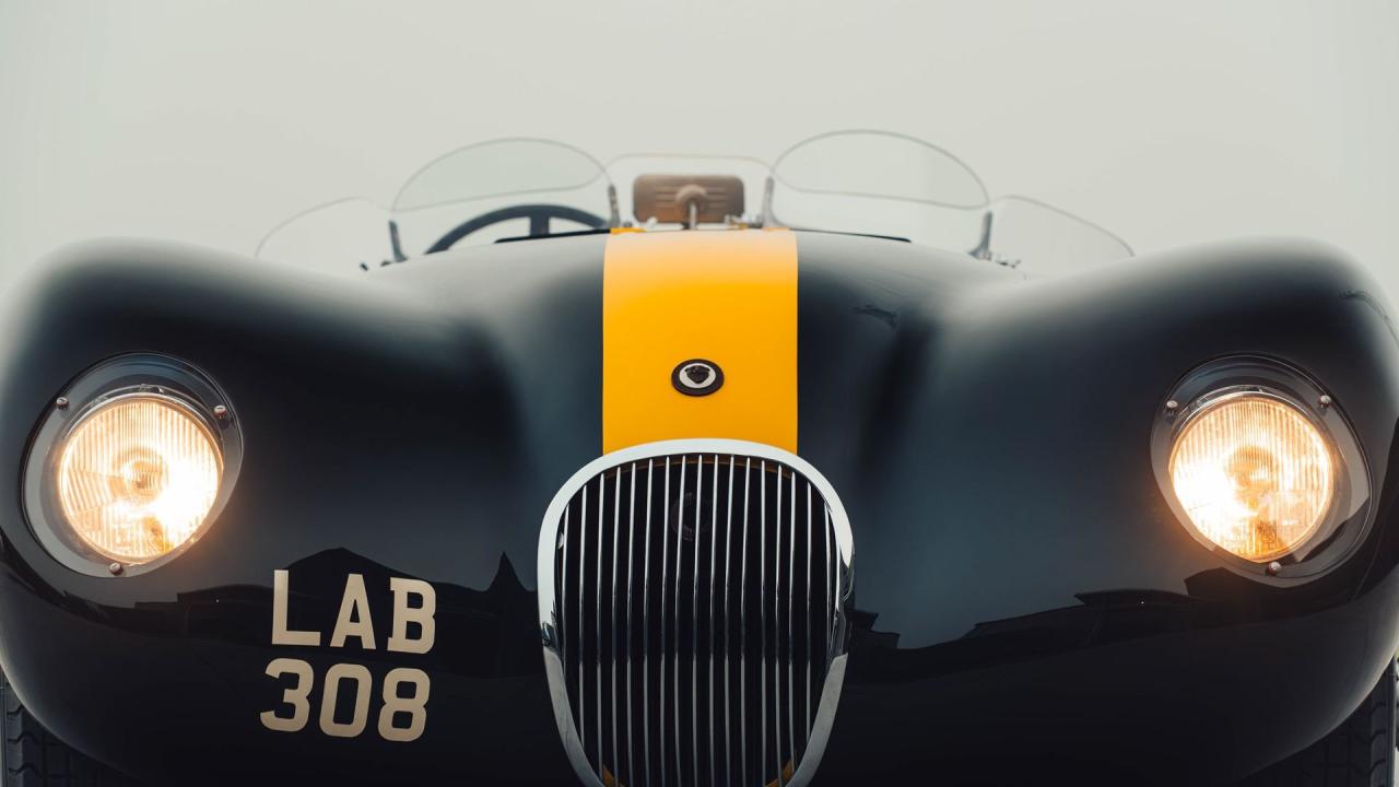 1952 Jaguar C-Type Recreation by Lynx
