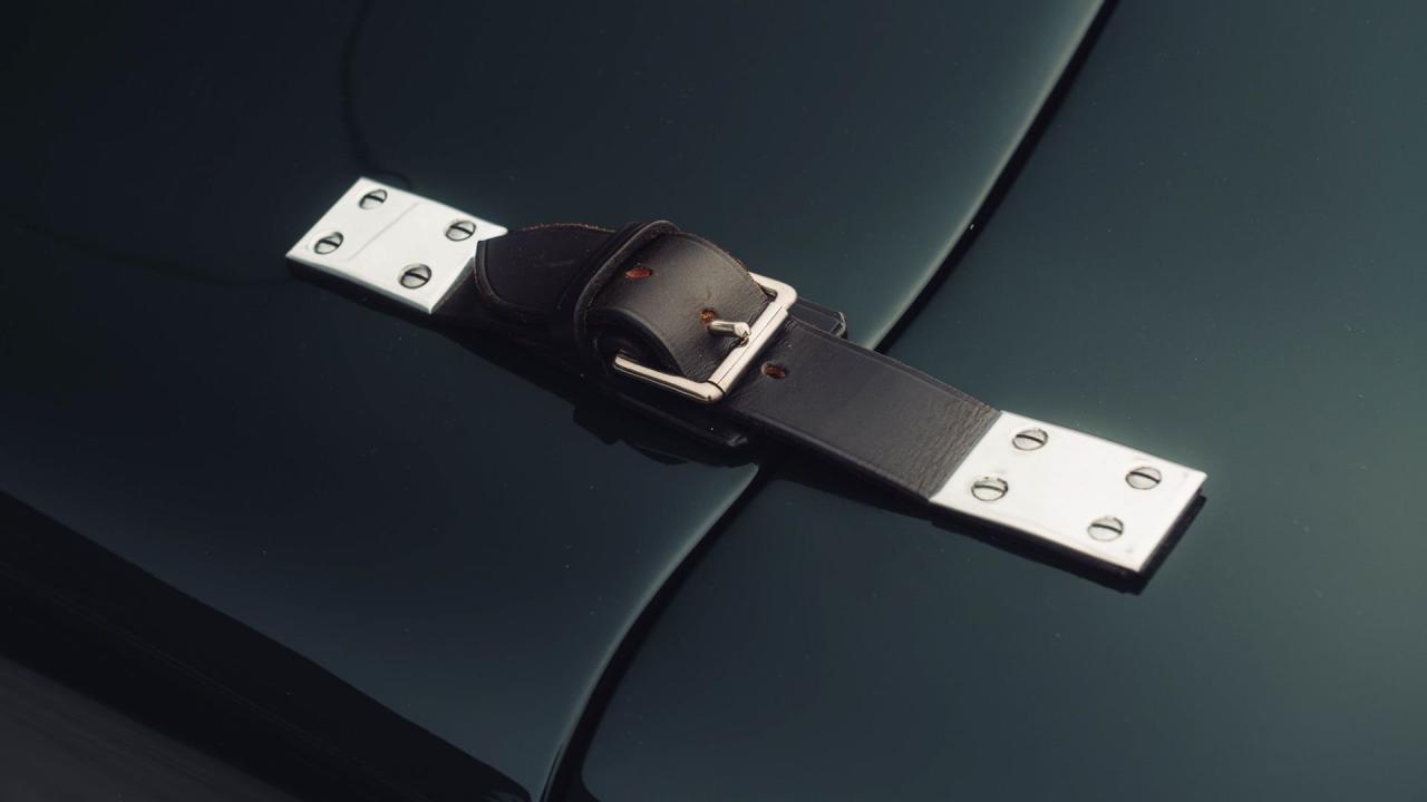 1952 Jaguar C-Type Recreation by Lynx