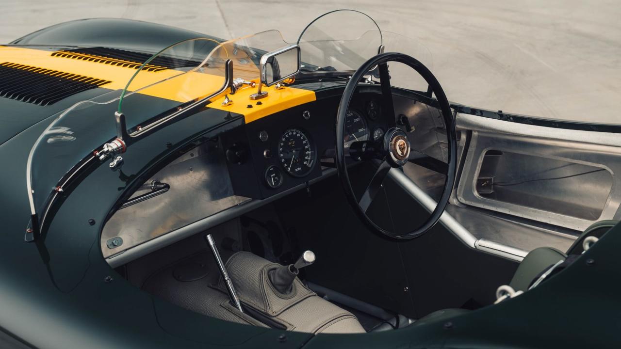 1952 Jaguar C-Type Recreation by Lynx