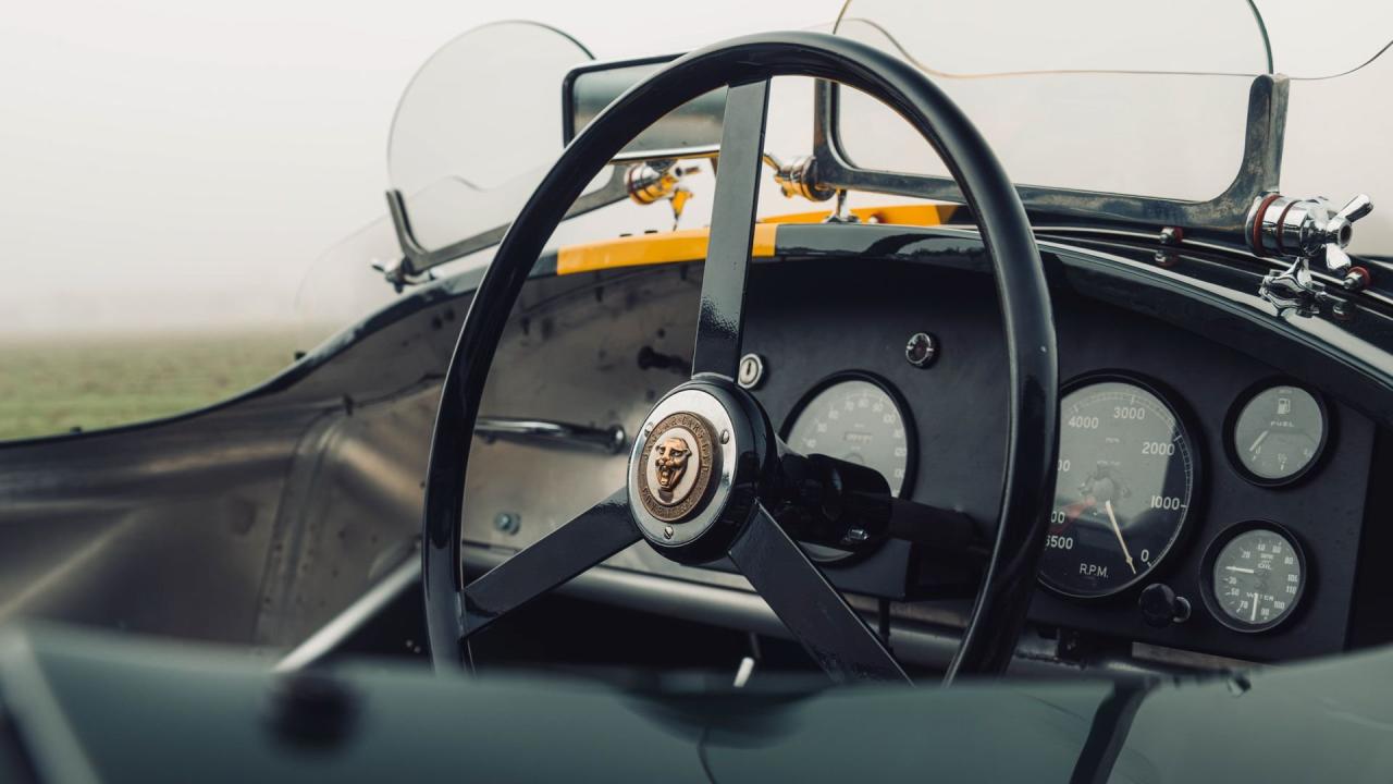 1952 Jaguar C-Type Recreation by Lynx