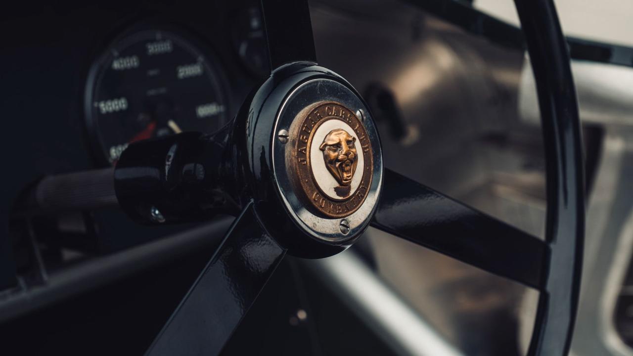 1952 Jaguar C-Type Recreation by Lynx