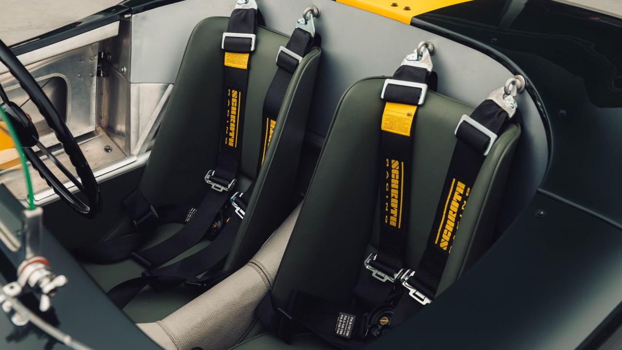 1952 Jaguar C-Type Recreation by Lynx