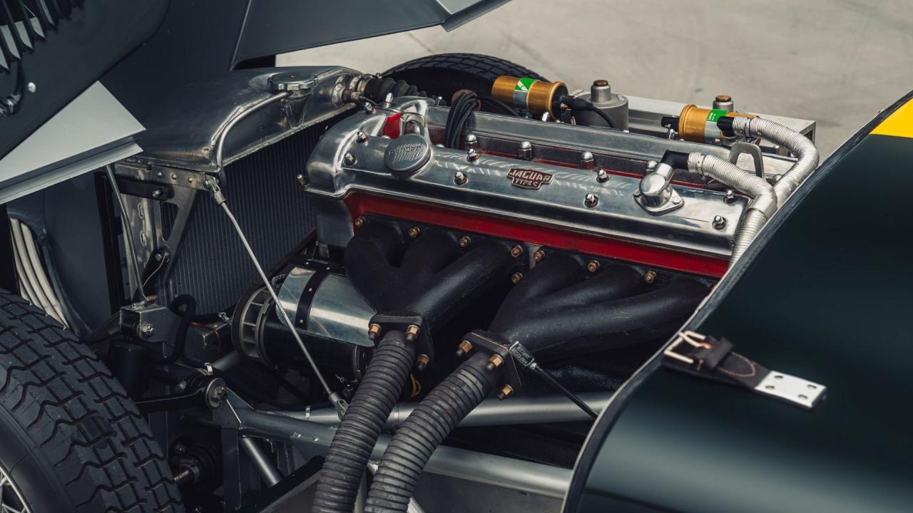 1952 Jaguar C-Type Recreation by Lynx