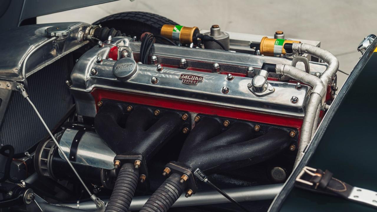 1952 Jaguar C-Type Recreation by Lynx