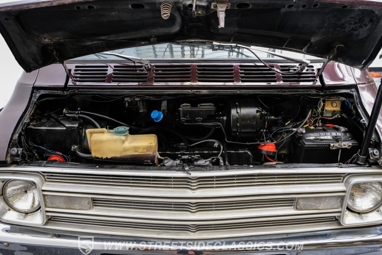 1977 Dodge B200 Tradesman Van