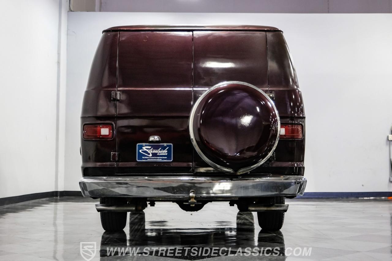 1977 Dodge B200 Tradesman Van