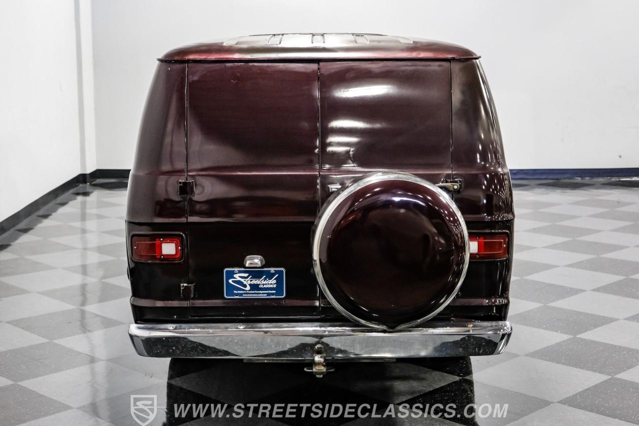 1977 Dodge B200 Tradesman Van