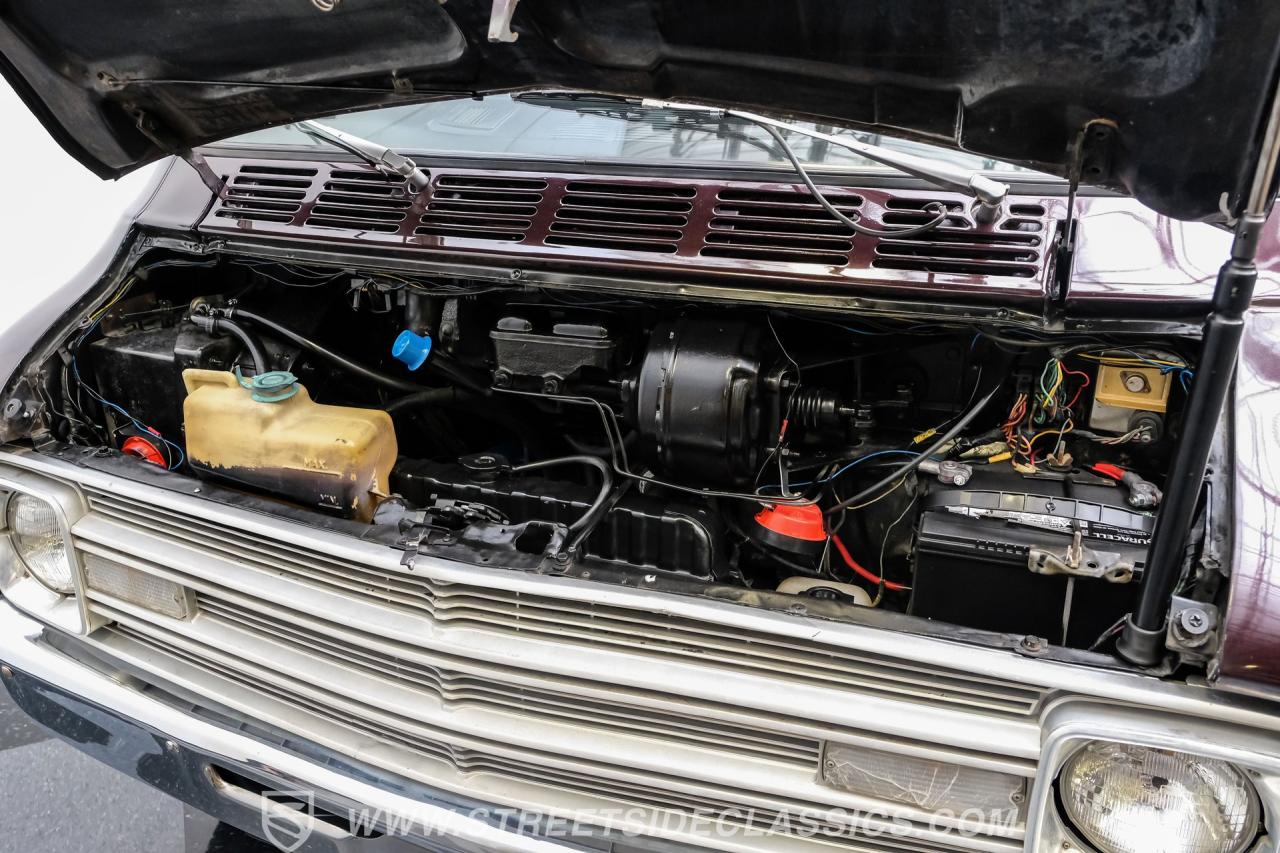 1977 Dodge B200 Tradesman Van