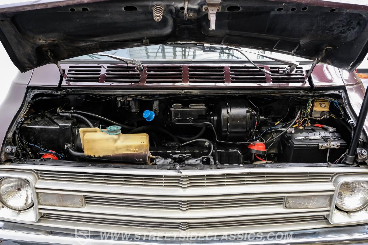 1977 Dodge B200 Tradesman Van