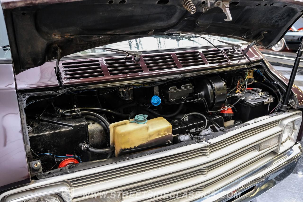 1977 Dodge B200 Tradesman Van