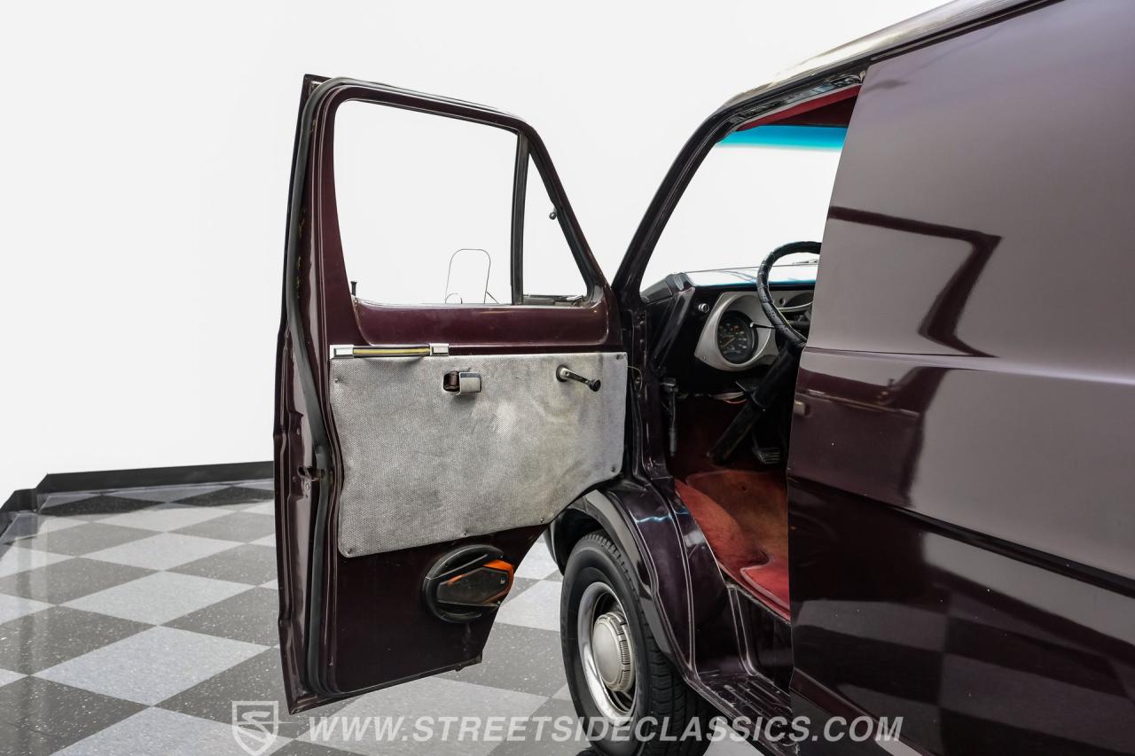 1977 Dodge B200 Tradesman Van