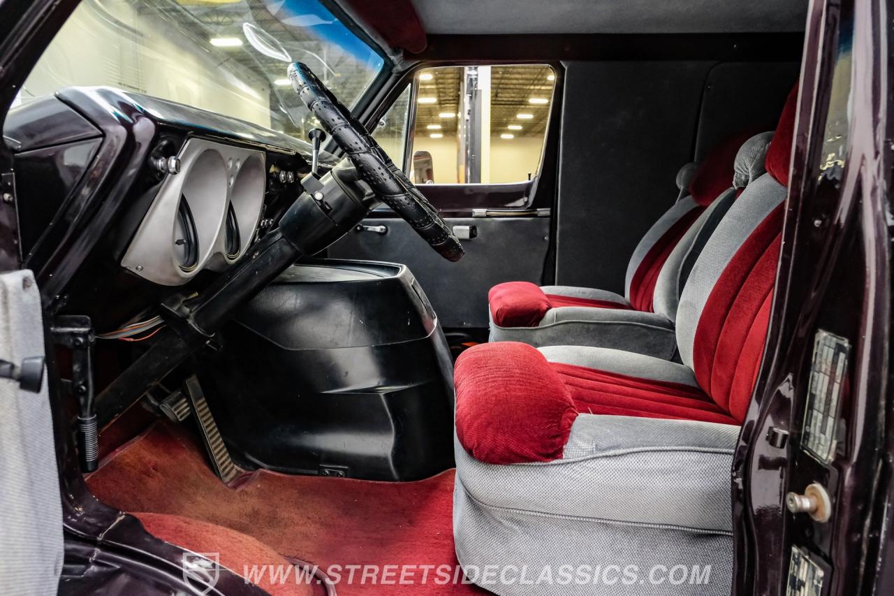 1977 Dodge B200 Tradesman Van