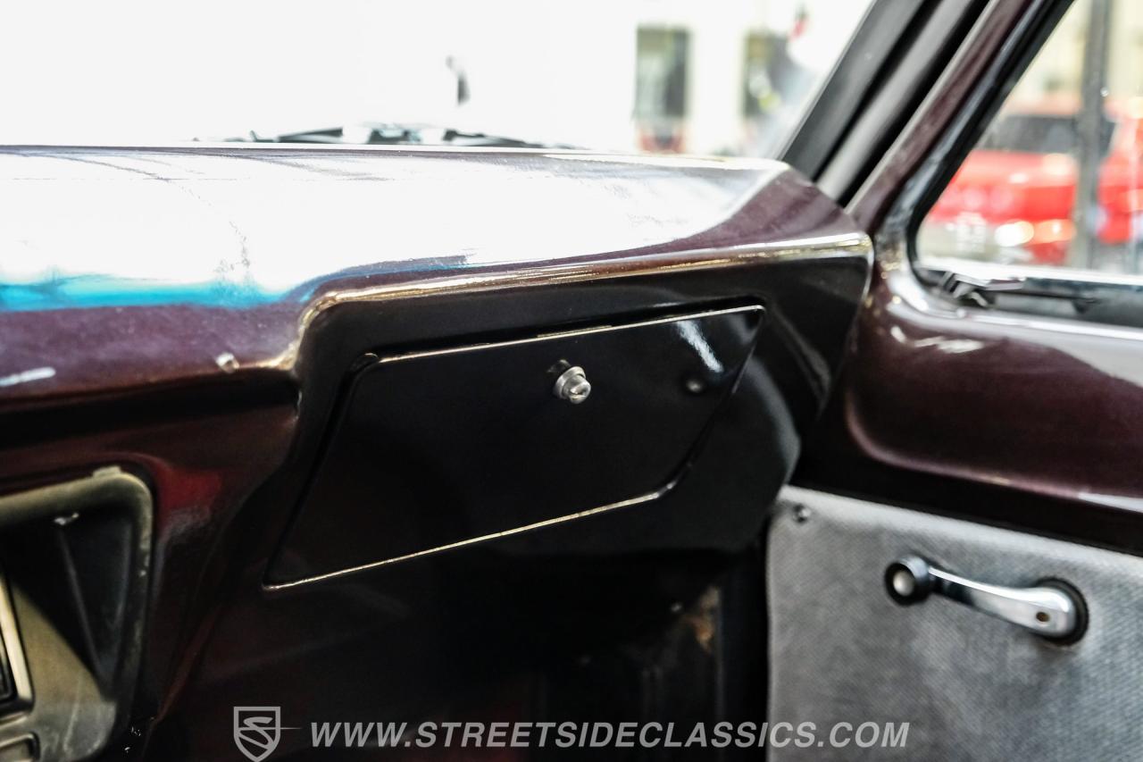 1977 Dodge B200 Tradesman Van