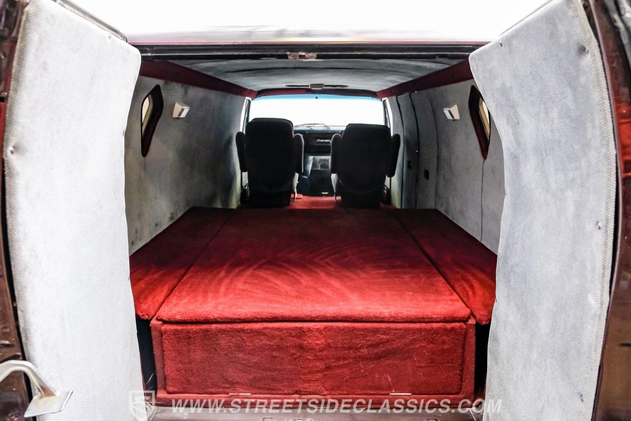 1977 Dodge B200 Tradesman Van