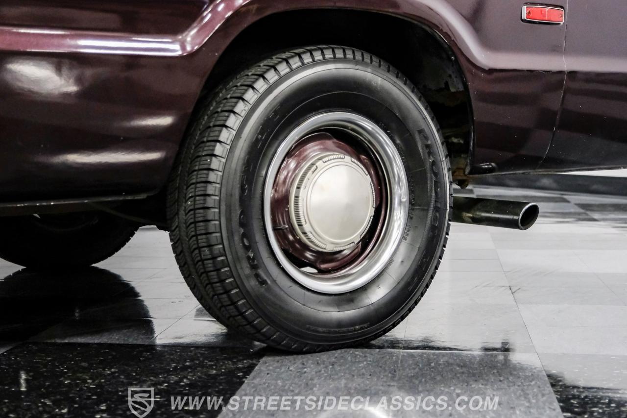 1977 Dodge B200 Tradesman Van