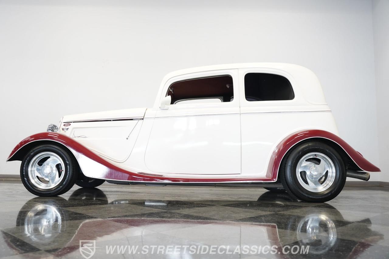 1933 Ford Victoria Restomod