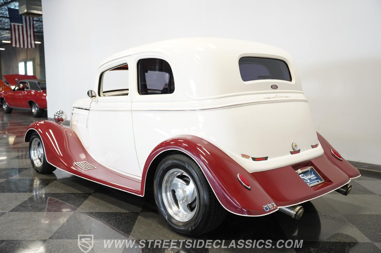 1933 Ford Victoria Restomod