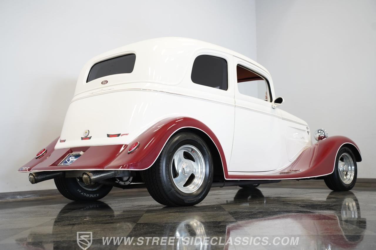 1933 Ford Victoria Restomod