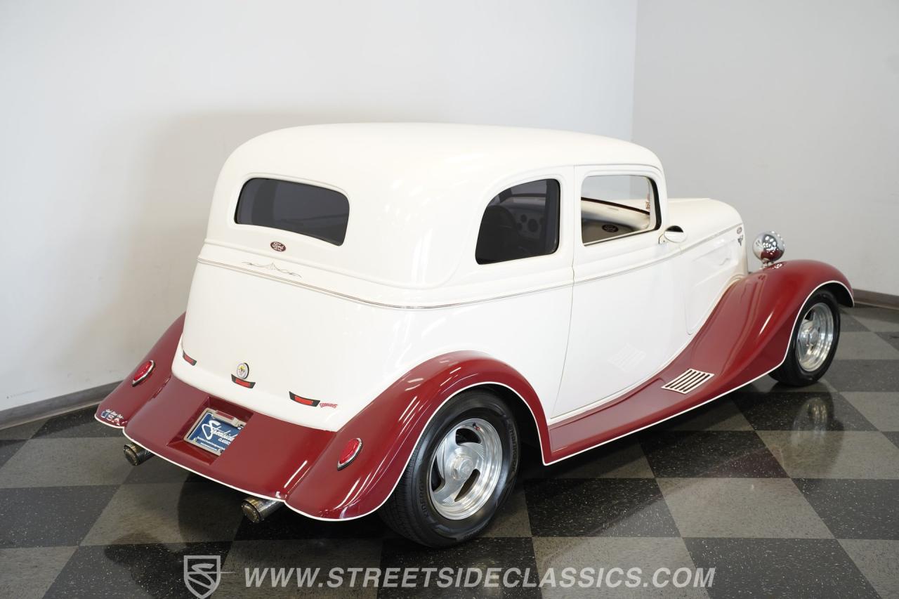 1933 Ford Victoria Restomod