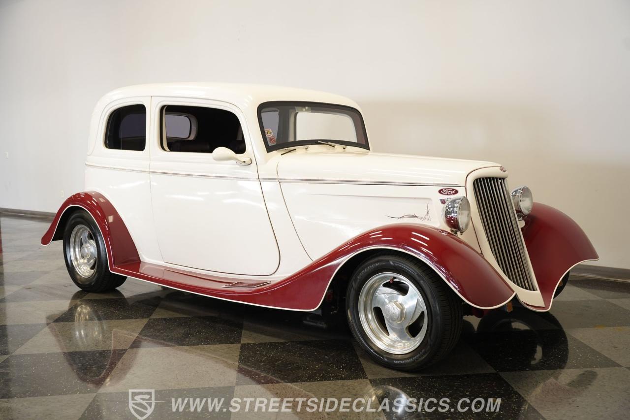 1933 Ford Victoria Restomod