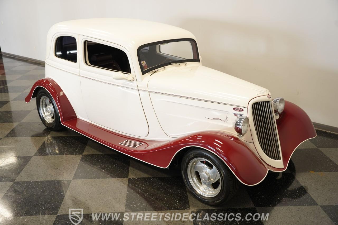 1933 Ford Victoria Restomod