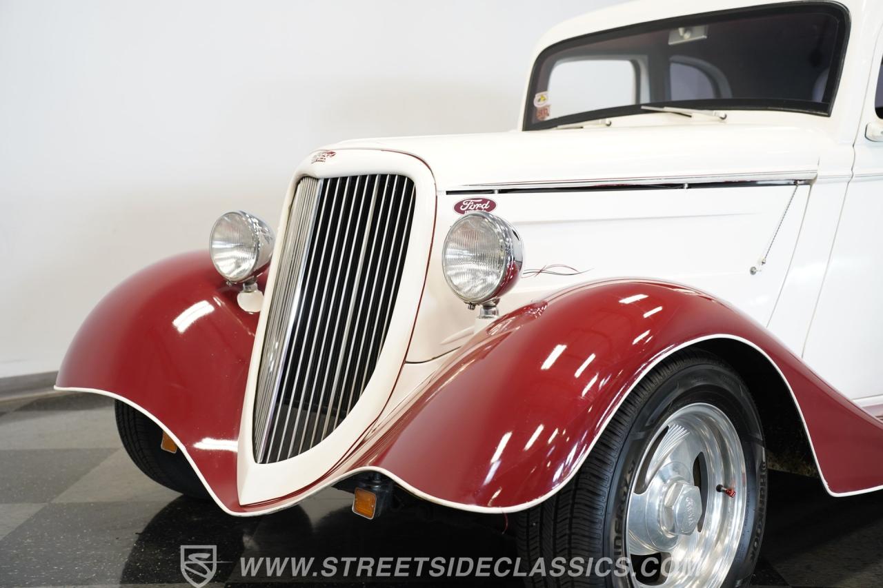 1933 Ford Victoria Restomod