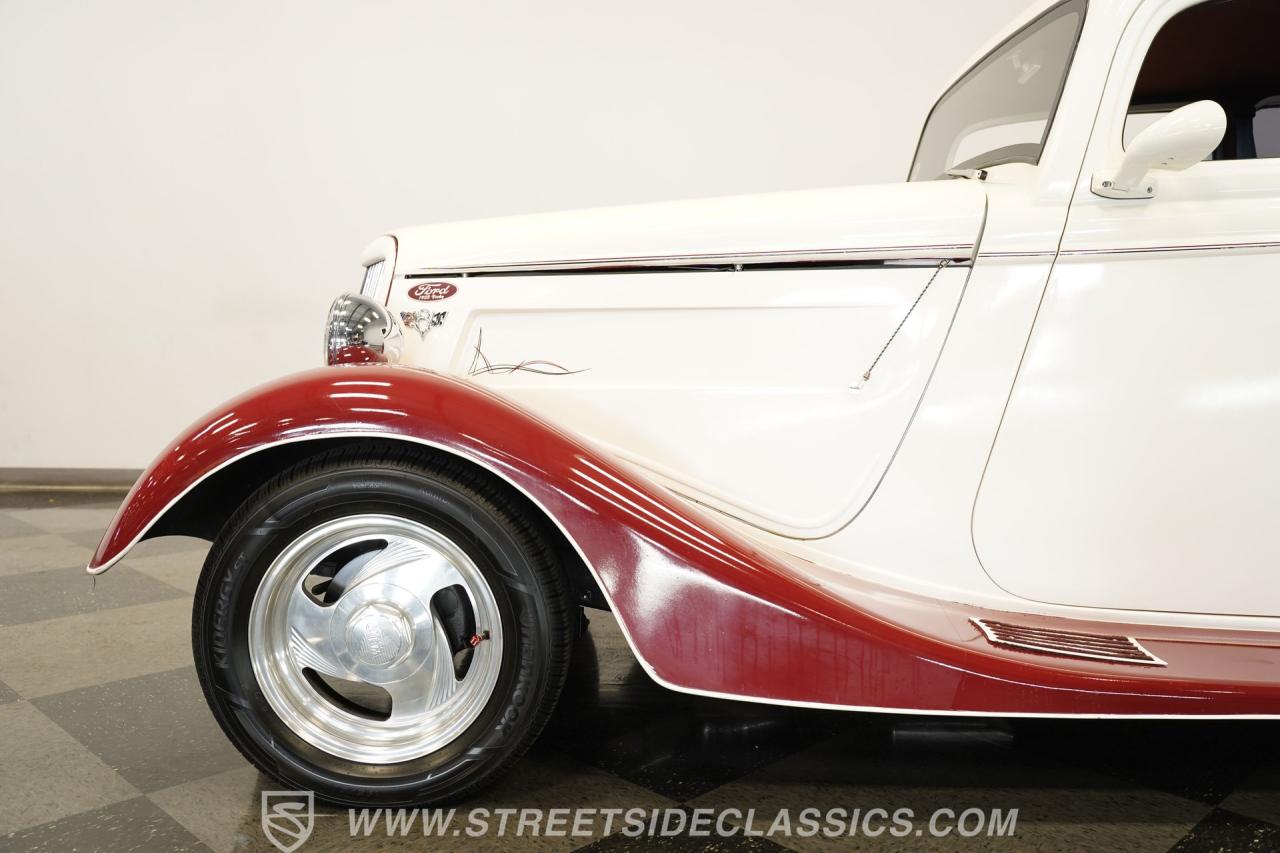 1933 Ford Victoria Restomod