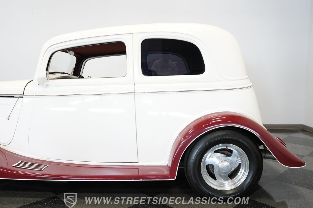 1933 Ford Victoria Restomod