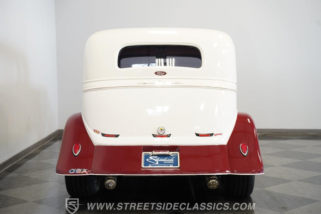 1933 Ford Victoria Restomod