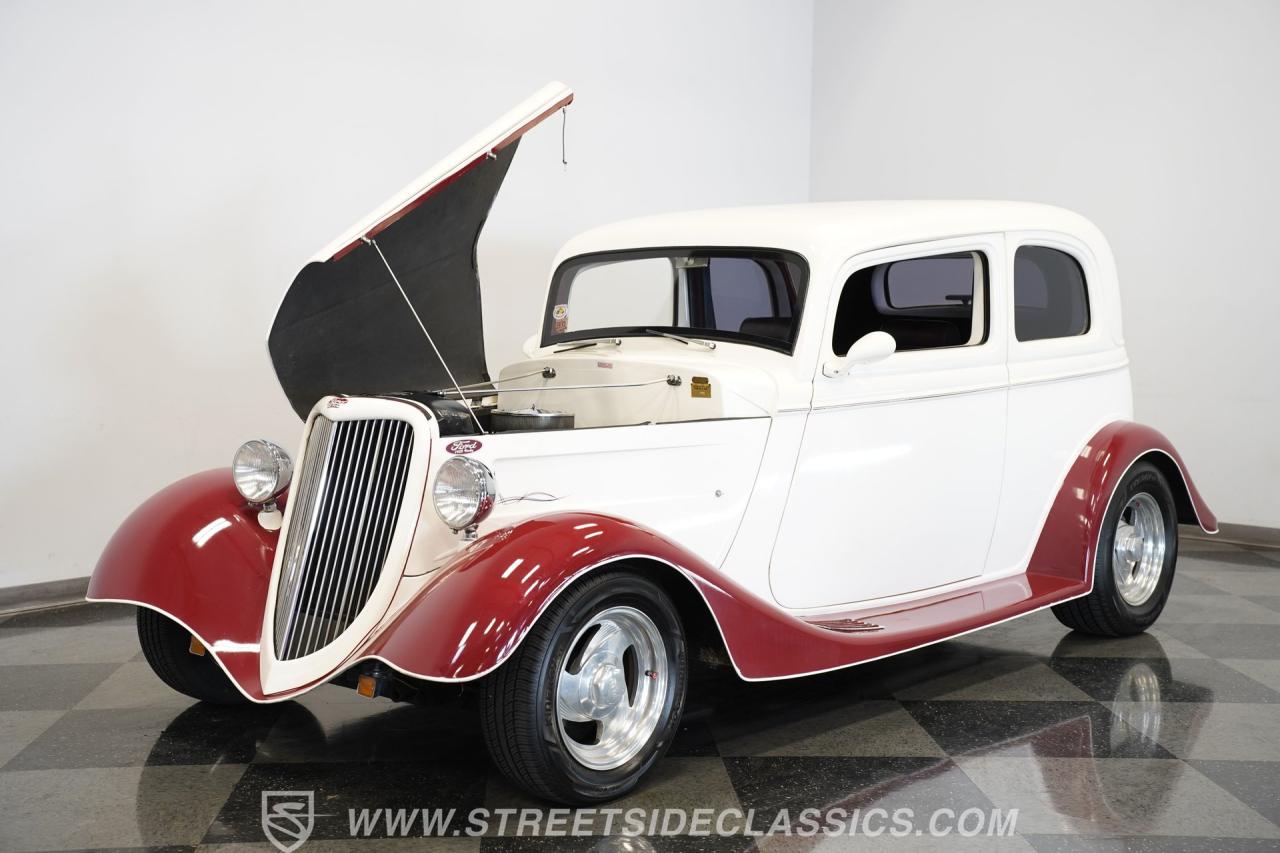 1933 Ford Victoria Restomod