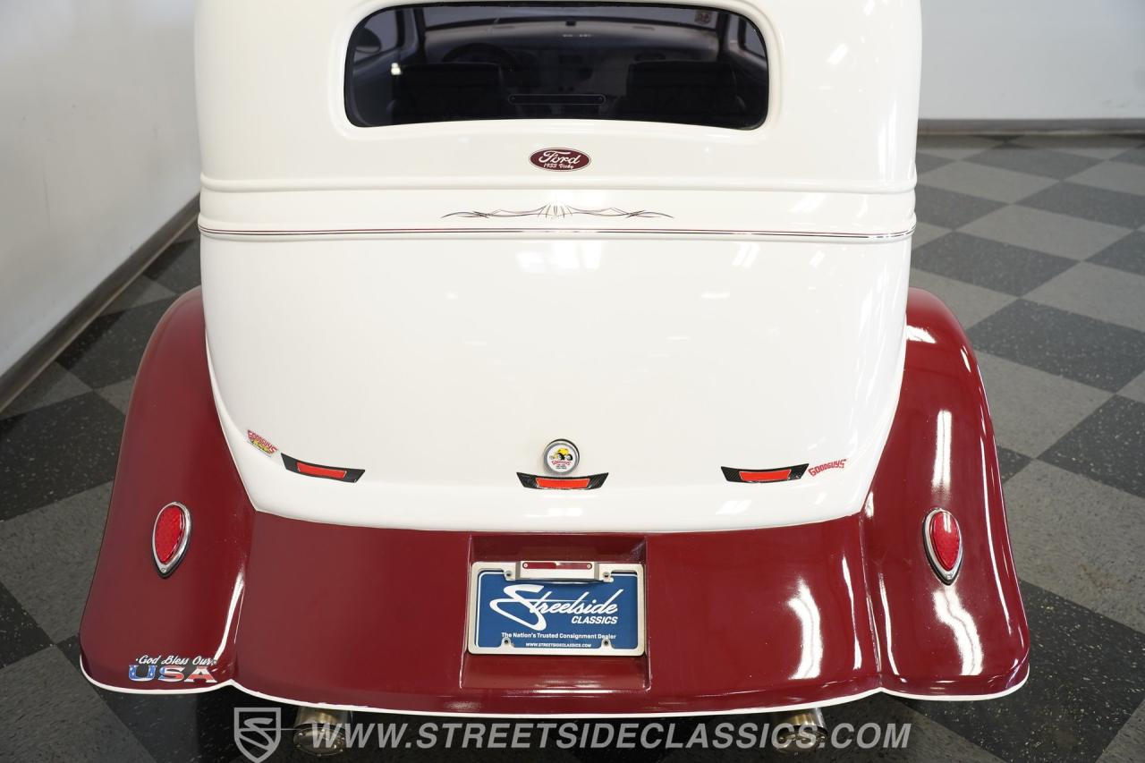 1933 Ford Victoria Restomod