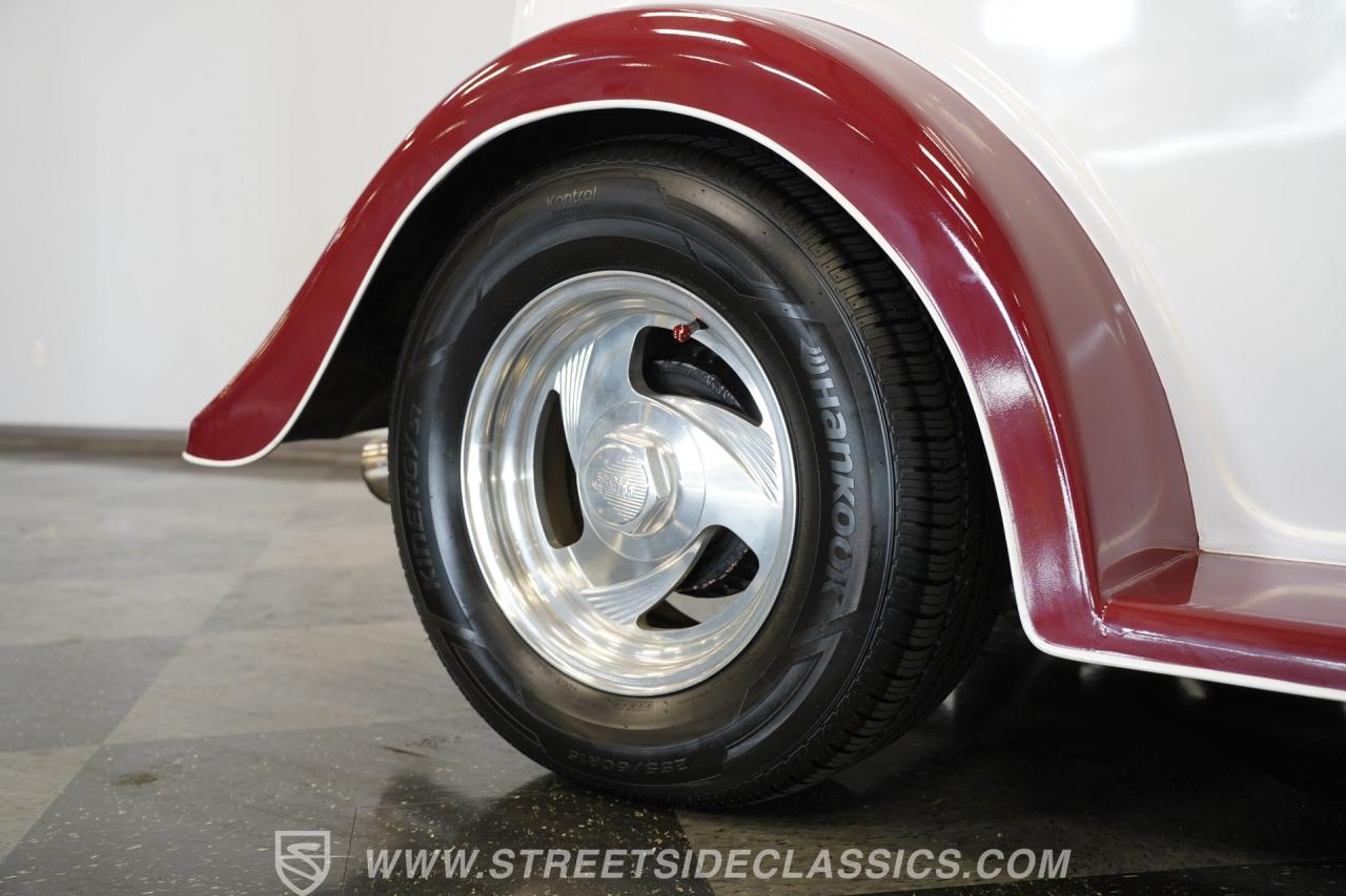 1933 Ford Victoria Restomod