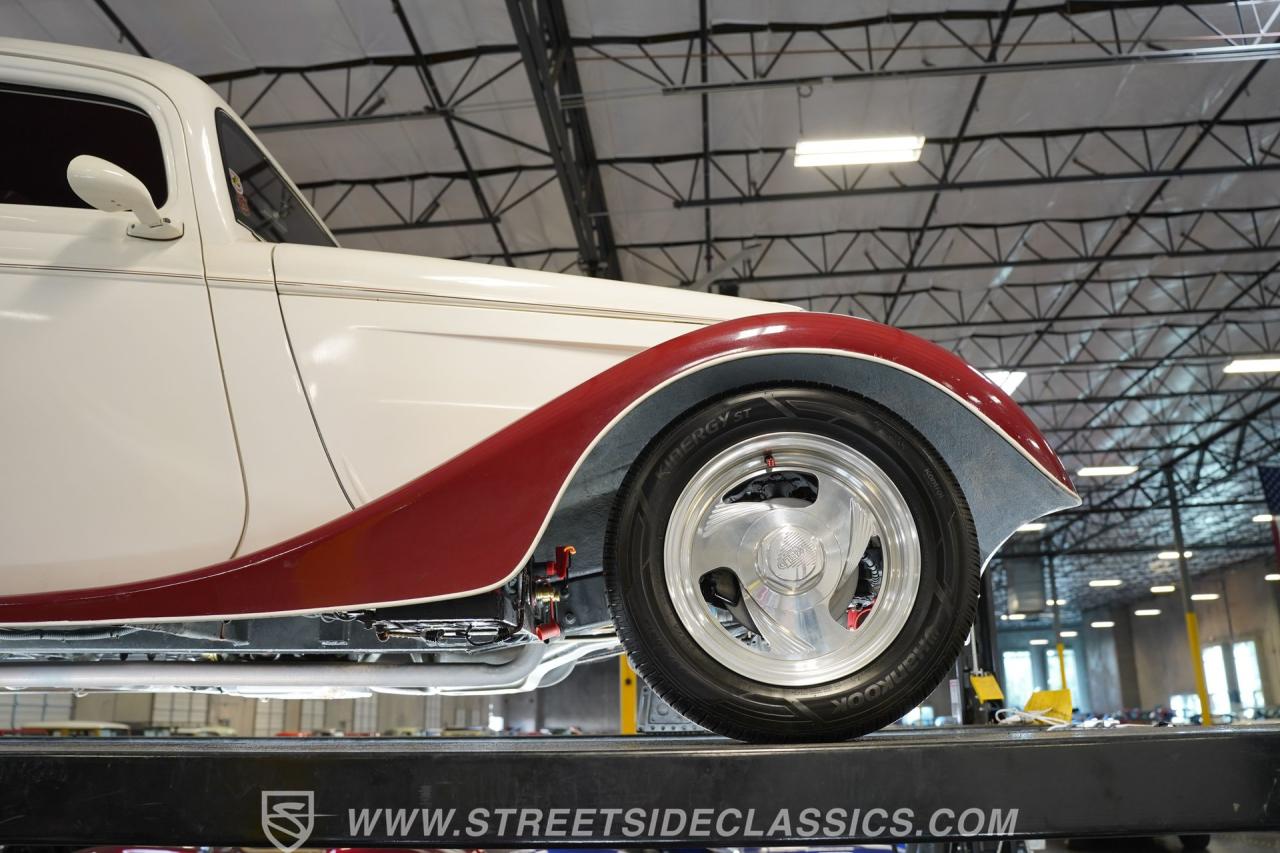 1933 Ford Victoria Restomod