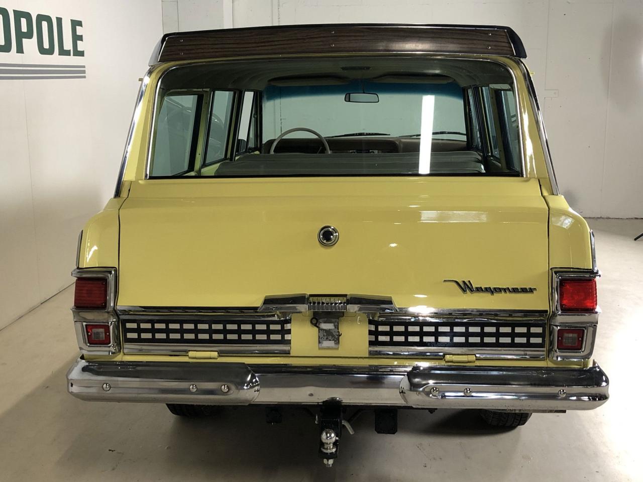 1973 Jeep Wagoneer